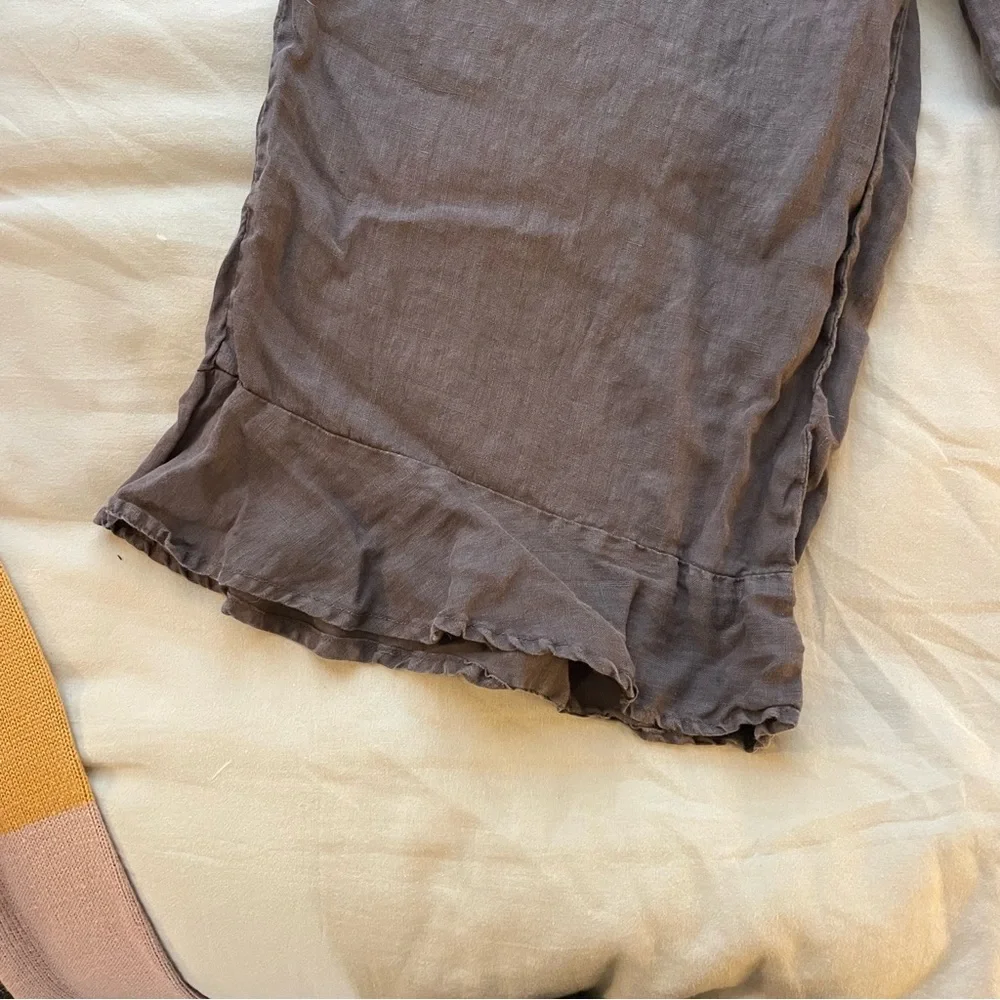 Match Point Gray Linen Wide-Leg Ruffle Hem Capris - Picture 2 of 5
